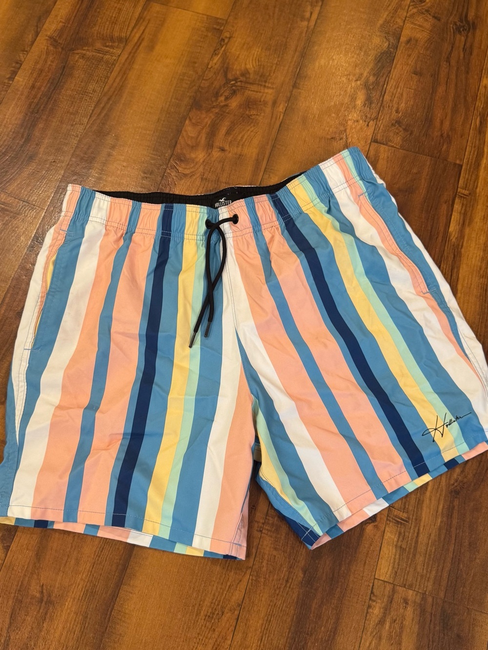 Men’s Hollister Pastel Retro Multicolor Vertical Peach Stripe Swim Shorts large